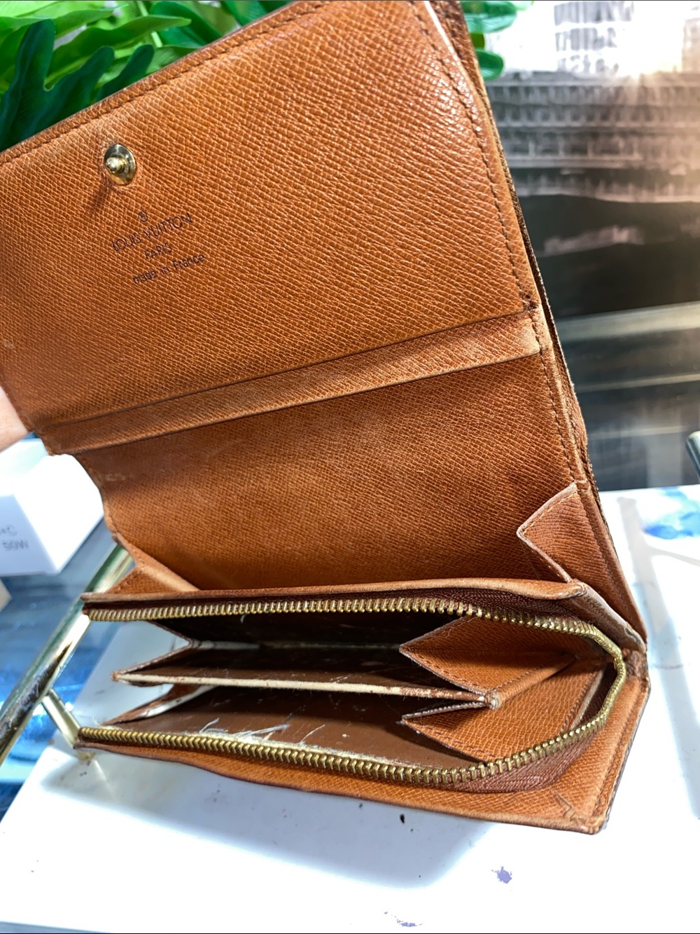 Authentic Louis Vuitton Monogram Bifold Zippy Wallet - Picture 10 of 15